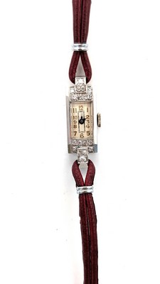 MONTRE DE DAME Art Déco, à boîtier rectangle...